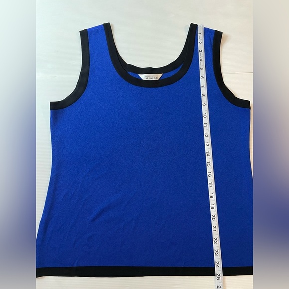 Exclusively Misook Shell Tank Top Set of 2 Black And Blue with Black Trim Size L - Picture 9 of 11